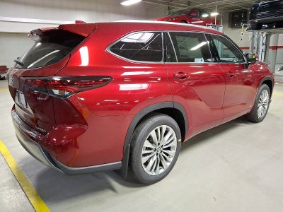 2026 Toyota Highlander Hybrid Platinum