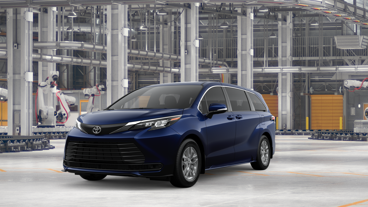 2026 Toyota Sienna LE 8-Passenger Hybrid AWD's photo