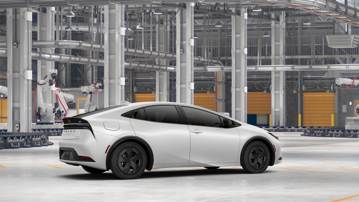 2027 Toyota Prius Plug-in Hybrid SE