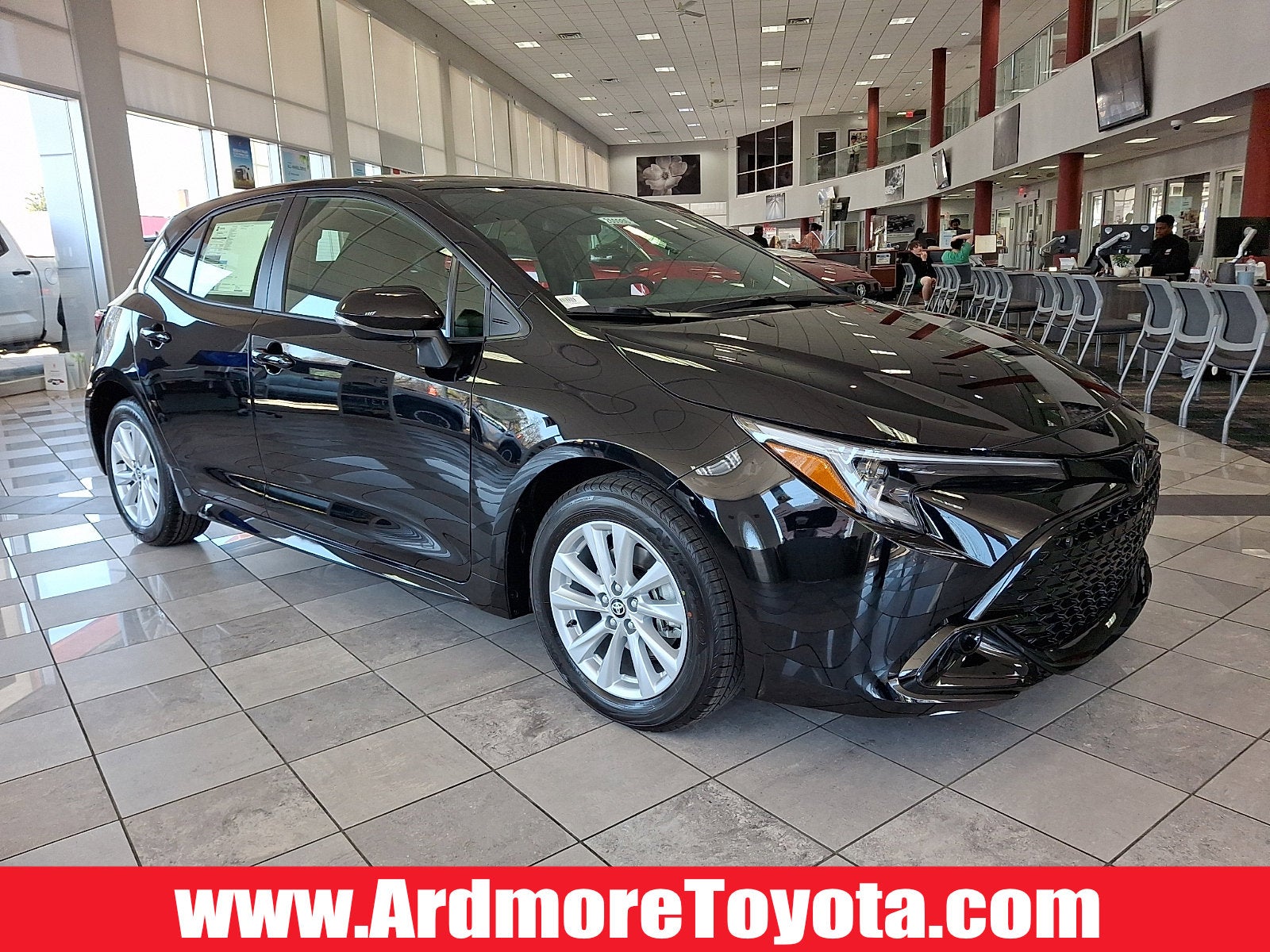 2026 Toyota Corolla Hatchback SE